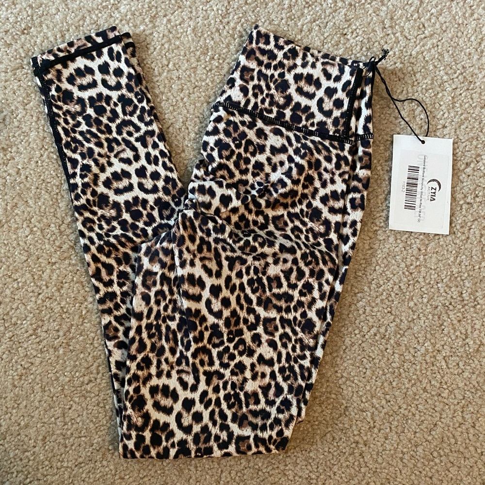 Zyia, leopard brilliant scrunchy, sz 2